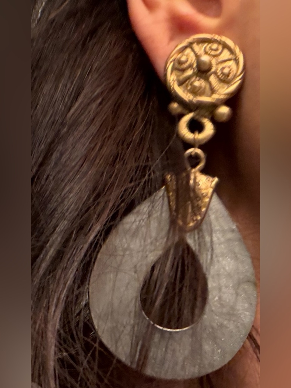 Amazing Vtg Runway Bijoux Design Huge Metal Gold & Silver-Tone Clip-On Earrings - Picture 8 of 8